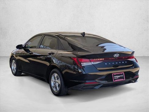 Used 2021 Hyundai Elantra SE image 8