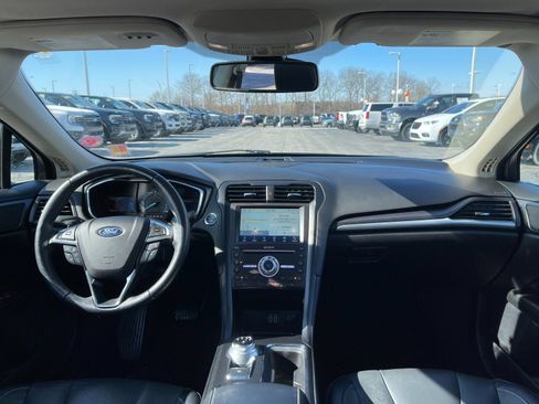 Used 2020 Ford Fusion Titanium image 15