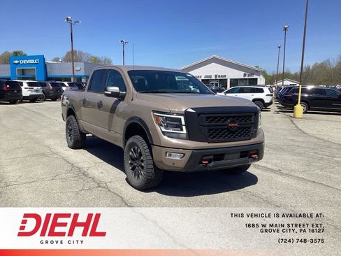 Used 2021 Nissan Titan PRO-4X w/ Pro-4x Convenience Package AWD/4WD image 1