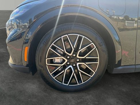 Used 2025 Ford Mustang Mach-E Premium AWD/4WD image 4