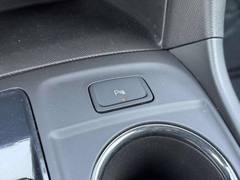Used 2024 Chevrolet Equinox RS FWD image 29