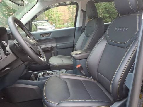 Used 2025 Ford Maverick Lobo AWD/4WD image 13
