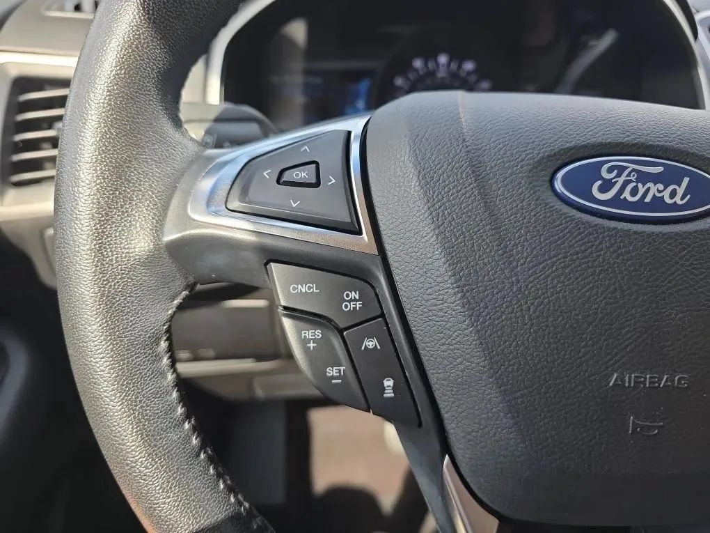 Used 2019 Ford Edge SEL w/ Equipment Group 201A FWD image 19