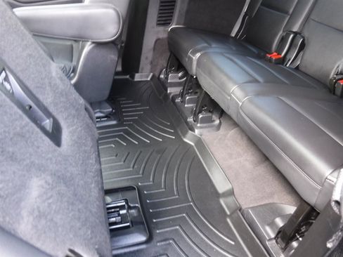 Used 2023 Cadillac Escalade ESV Premium Luxury image 15