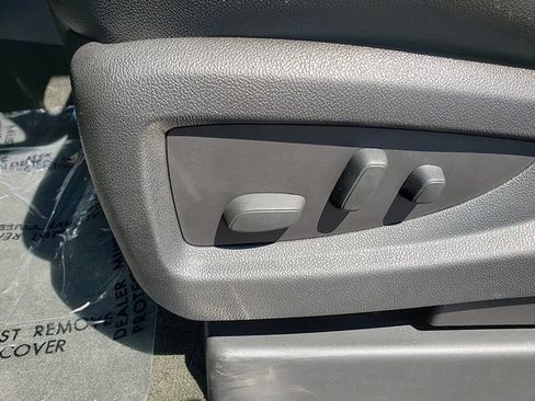Used 2017 Chevrolet Suburban LT AWD/4WD image 16