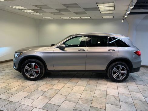 Used 2019 Mercedes-Benz GLC 300 4MATIC image 5