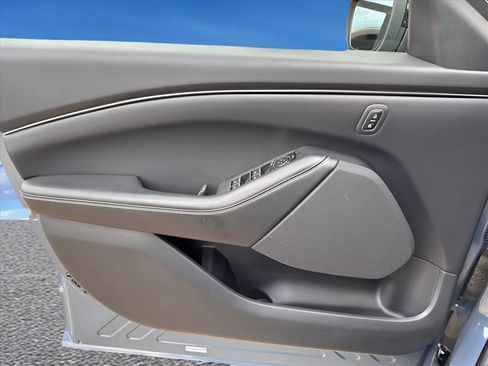 New 2023 Ford Mustang Mach-E Select image 15