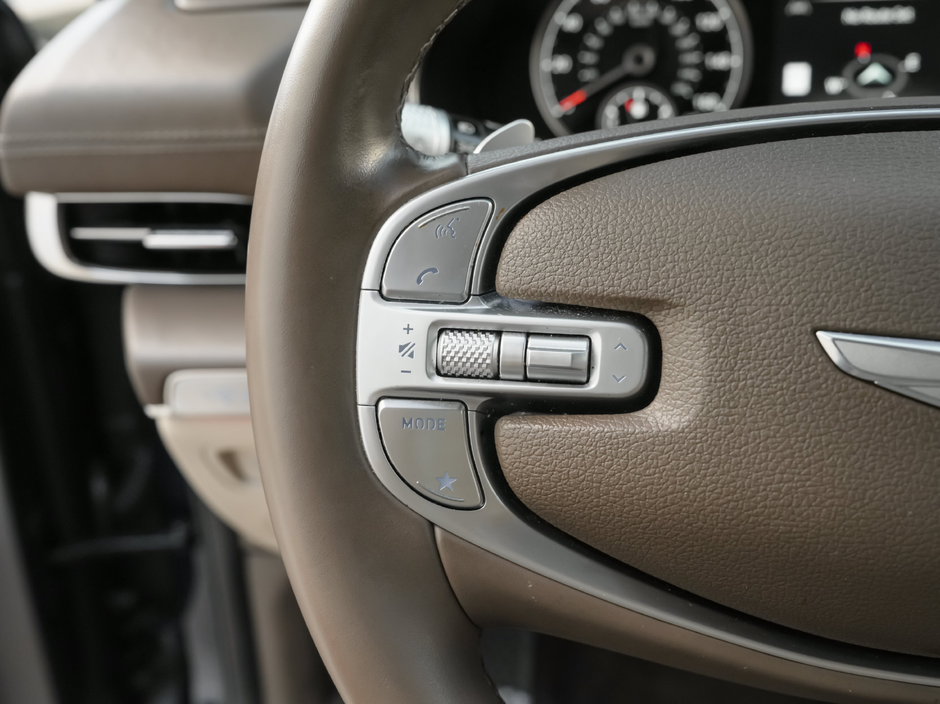 Used 2024 Genesis GV80 2.5T AWD/4WD image 18
