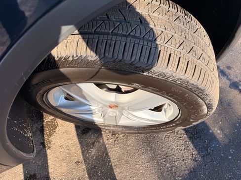 Used 2014 Porsche Cayenne Platinum Edition image 47