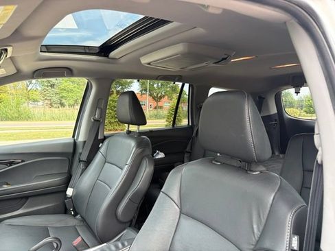 Used 2021 Honda Pilot Touring image 13