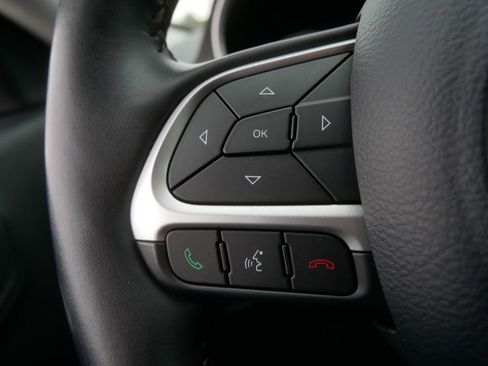 Used 2018 Jeep Compass Latitude w/ Cold Weather Group AWD/4WD image 18