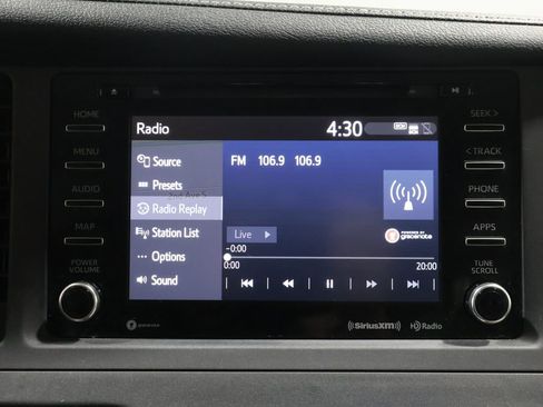 Used 2020 Toyota Sienna XLE image 27