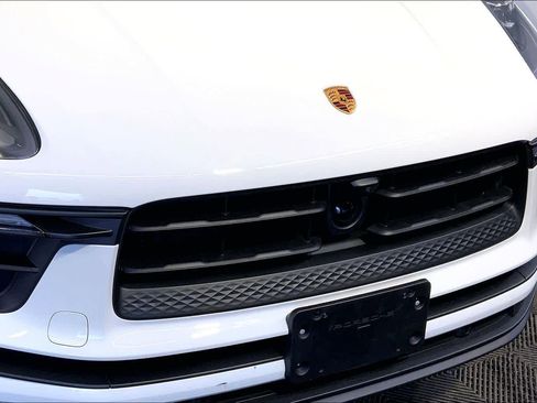 Used 2025 Porsche Macan image 34