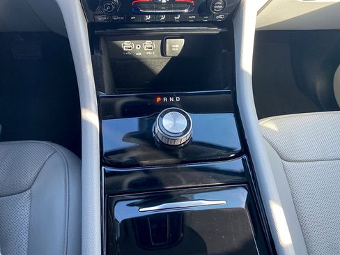 Used 2022 Jeep Grand Cherokee Overland RWD image 27