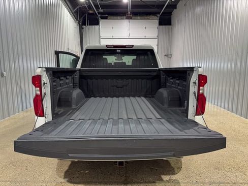 Used 2023 Chevrolet Silverado 1500 RST w/ Z71 Off-Road Package AWD/4WD image 5