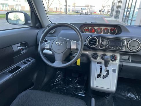 Used 2008 Scion xB FWD image 11