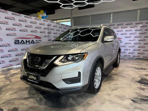 Used 2019 Nissan Rogue SV AWD/4WD image 2