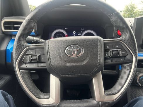 Used 2025 Toyota Tacoma TRD Off-Road AWD/4WD image 25
