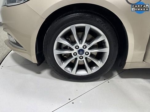 Used 2017 Ford Fusion Energi SE image 6