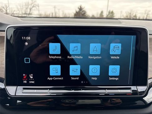 Certified 2025 Volkswagen Atlas SE image 21