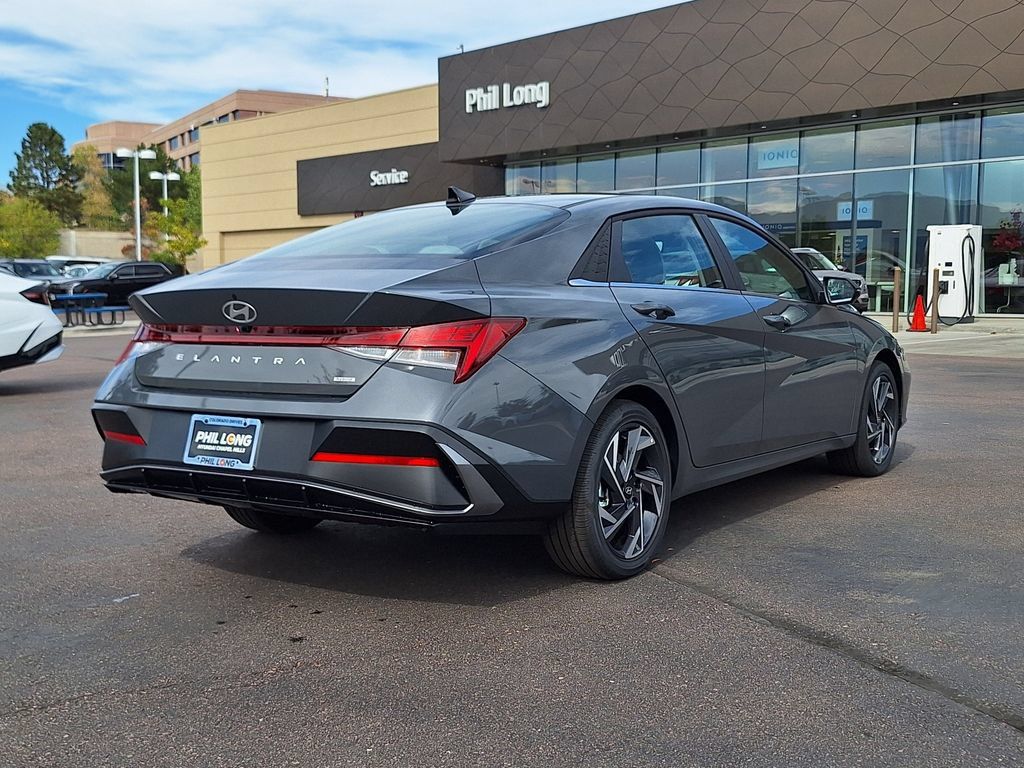 New 2026 Hyundai Elantra Limited FWD image 3
