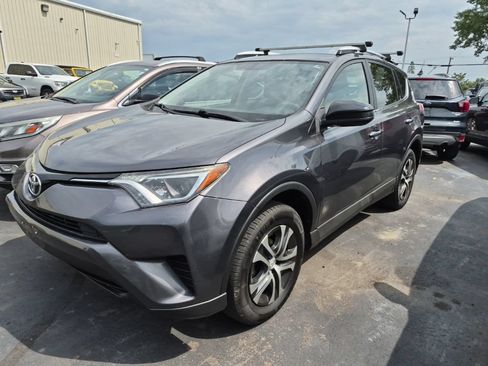 Used 2016 Toyota RAV4 LE AWD/4WD image 2