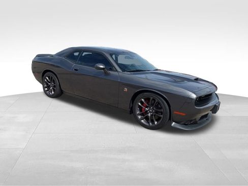 Used 2022 Dodge Challenger R/T Scat Pack w/ Plus Package RWD image 8