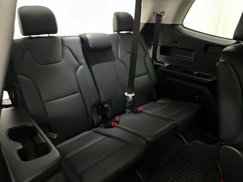 Used 2024 Kia Telluride EX w/ EX Captain's Chair Package FWD image 30