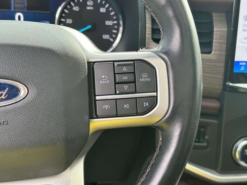 Used 2022 Ford Expedition Limited image 22