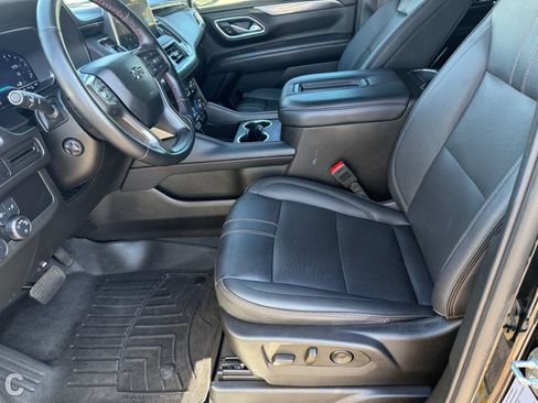 Used 2024 Chevrolet Suburban RST w/ Luxury Package image 18