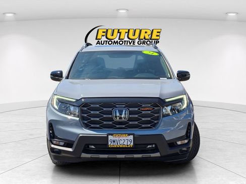 Used 2024 Honda Passport TrailSport image 2