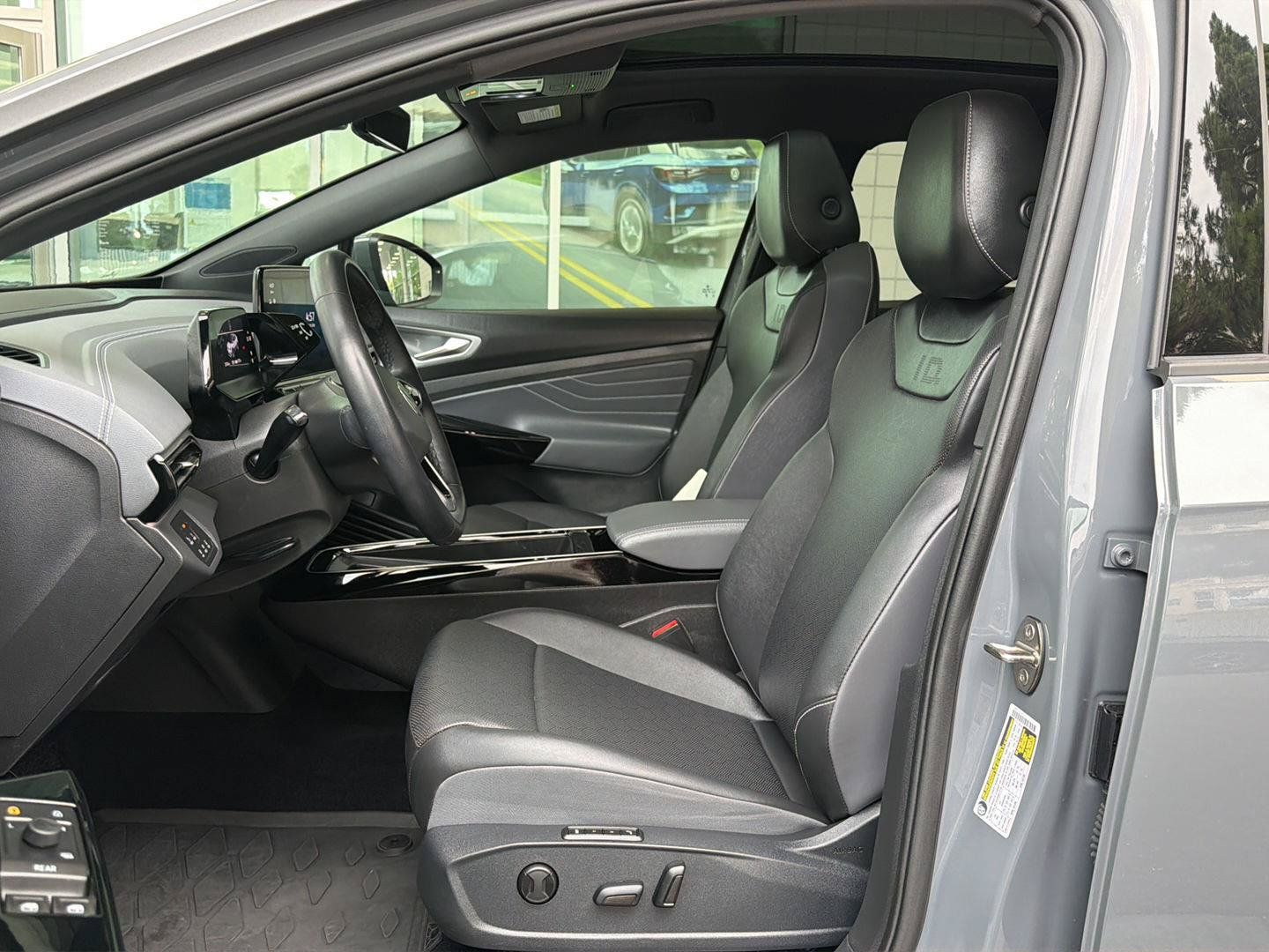 Used 2023 Volkswagen ID.4 Pro S AWD/4WD image 15