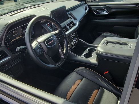 Used 2023 GMC Yukon XL AT4 image 10