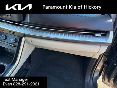 Used 2023 Kia Carnival LX image 36