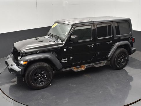 Used 2018 Jeep Wrangler Unlimited Sport AWD/4WD image 32