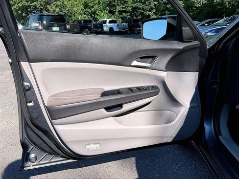 Used 2010 Honda Accord LX image 9