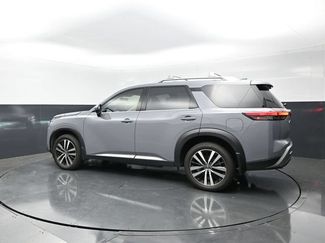 Used 2024 Nissan Pathfinder Platinum FWD video 2