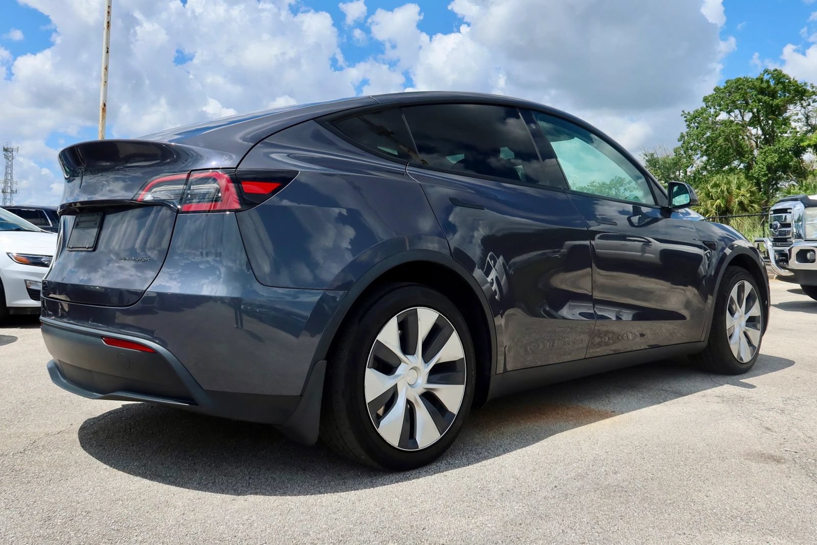 Used 2021 Tesla Model Y Long Range AWD/4WD image 4