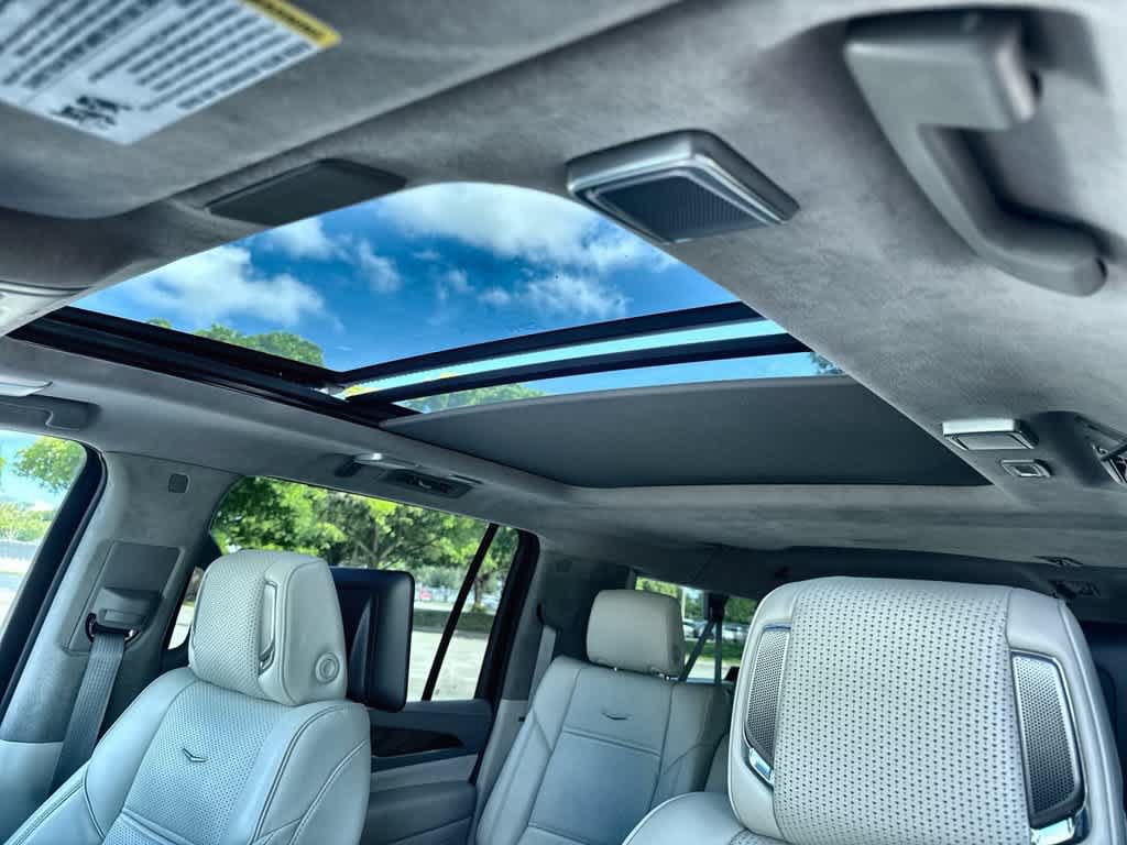 Used 2024 Cadillac Escalade ESV Sport Platinum RWD image 17