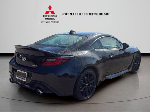 Used 2024 Toyota GR86 Premium RWD image 5