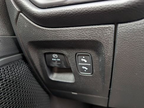 New 2026 RAM 1500 4x4 Crew Cab image 34