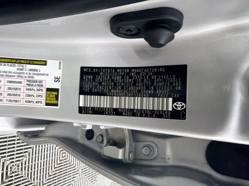 Used 2024 Toyota Corolla LE w/ LE Convenience Package FWD image 31