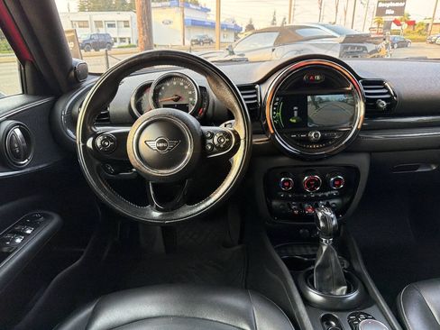 Used 2019 MINI Cooper Clubman ALL4 w/ Premium Package AWD/4WD image 25
