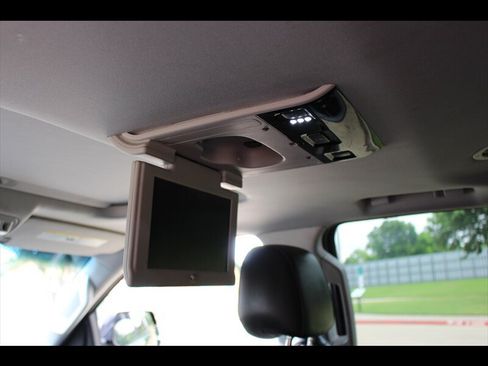 Used 2018 Cadillac Escalade Premium Luxury RWD image 22