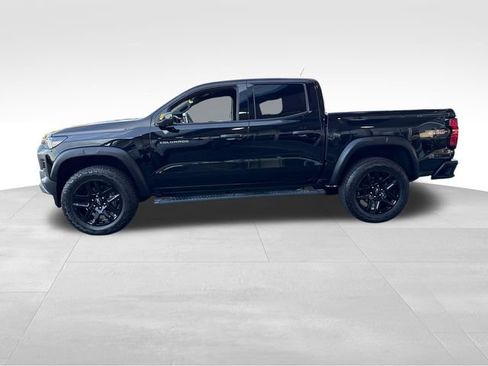 Used 2024 Chevrolet Colorado Trail Boss w/ Technology Package AWD/4WD image 2