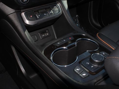 Used 2023 GMC Acadia AT4 image 15