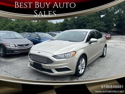 Used 2018 Ford Fusion SE image 1
