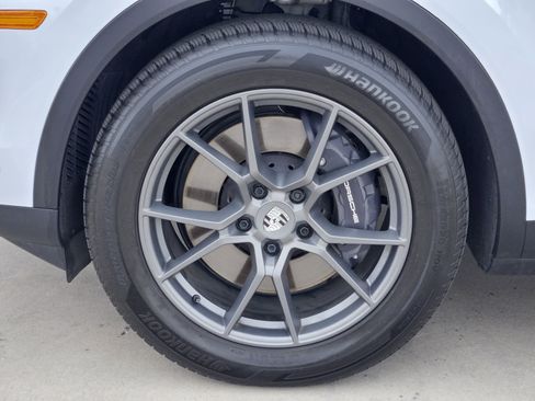 Certified 2026 Porsche Cayenne Coupe AWD/4WD image 14
