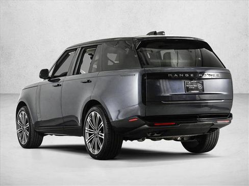 Used 2025 Land Rover Range Rover SE AWD/4WD image 9