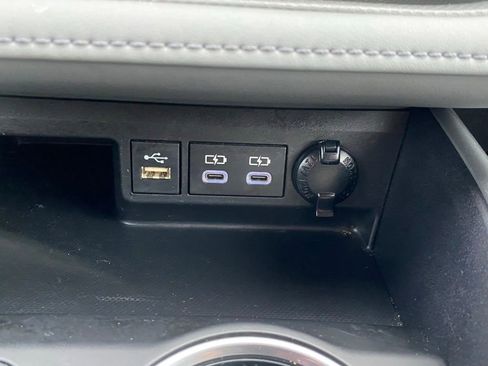 Used 2023 Toyota Highlander LE image 22